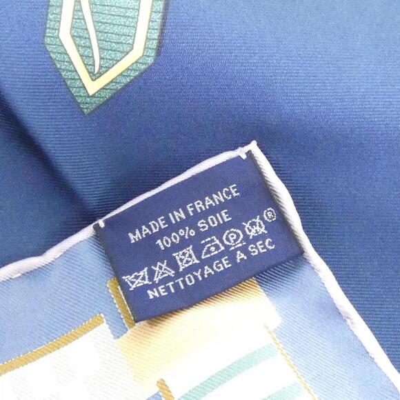 HERMES White Scarf - Picture 6 of 6